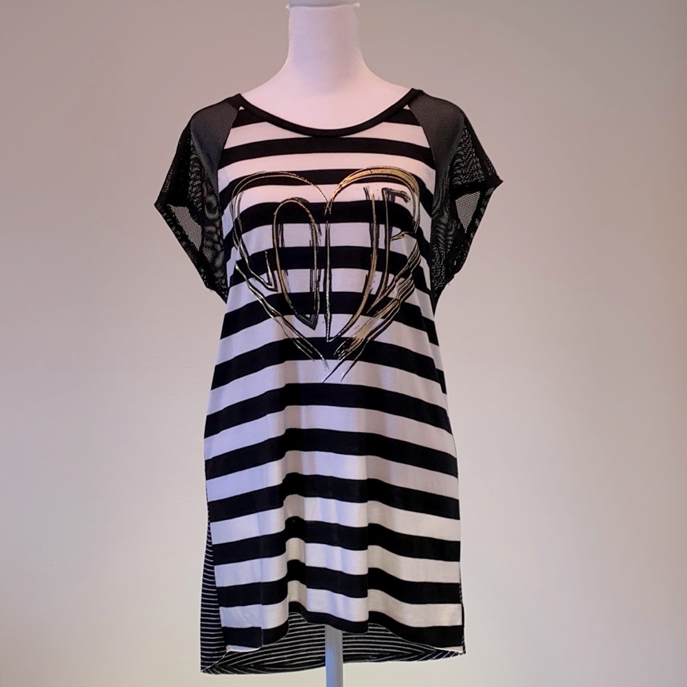Short sleeved tunic